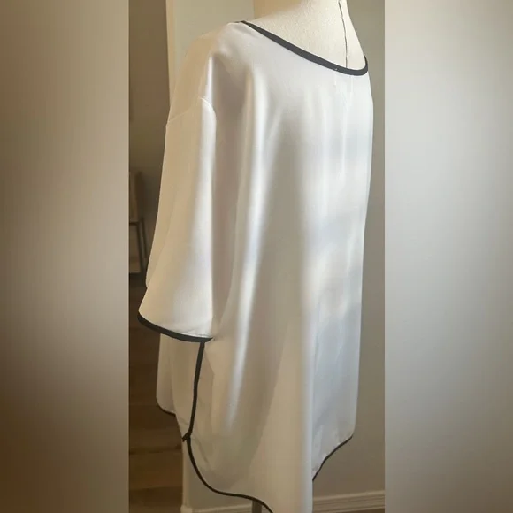 Forever 21 White Bell Sleeve Boxy Top - Picture 4 of 5